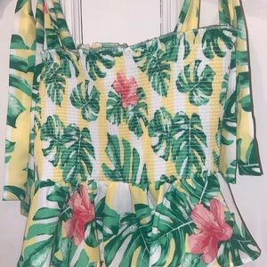 Chance or Fate Junior's Sleeveless Tropical Print Smocked Top